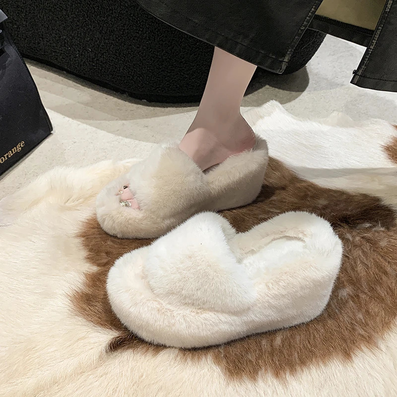 Womens solid color sliders casual slippers womens fur sliders womens high heels winter wedge modern sliders womens 241018