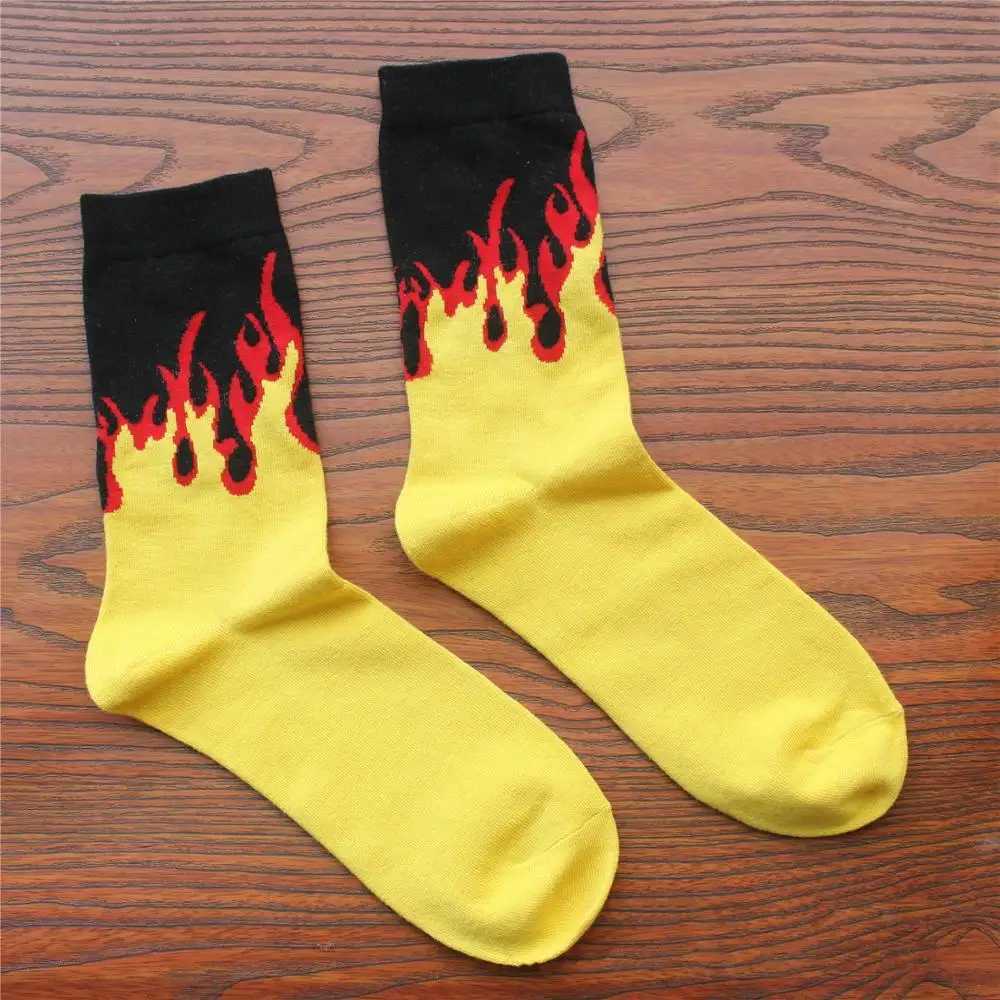 Flame Socks for Men Women Hip Hop Cartoon Fire Yellow Black Fashion Designer Sports Skateboard Cool Stuff Gift Wholesale(SO23)XJ241019