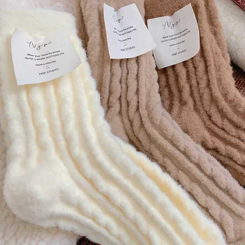 Winter Warm Thick Velvet Socks Men Coral Fleece Thick Plus Stocking Girls Fluffy Floor Sleeping Middle Tube Sock Hosiery SoxesXJ241019