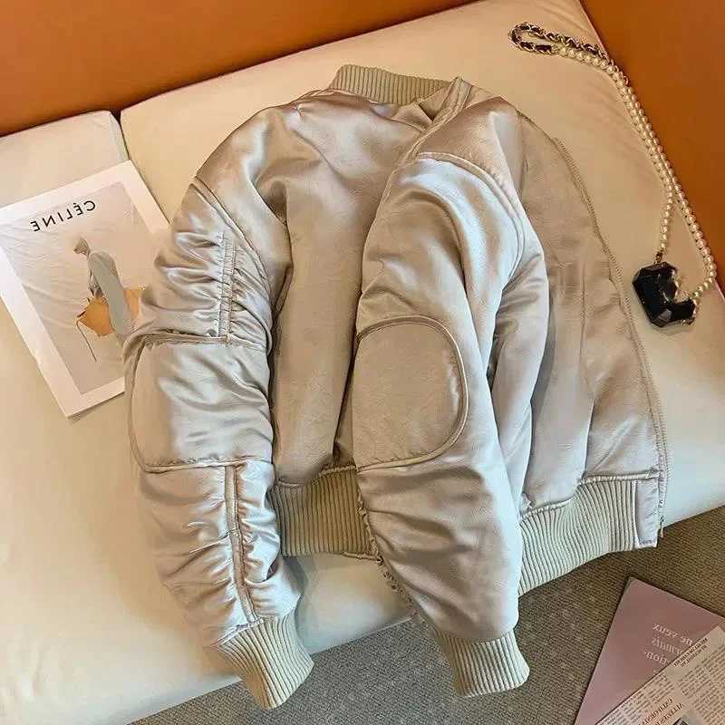 Women's Down Parkas Champagne colored baseball cotton padded womens jacket 2023 new European style retro niche sensitive pad elegant jacket Y2410