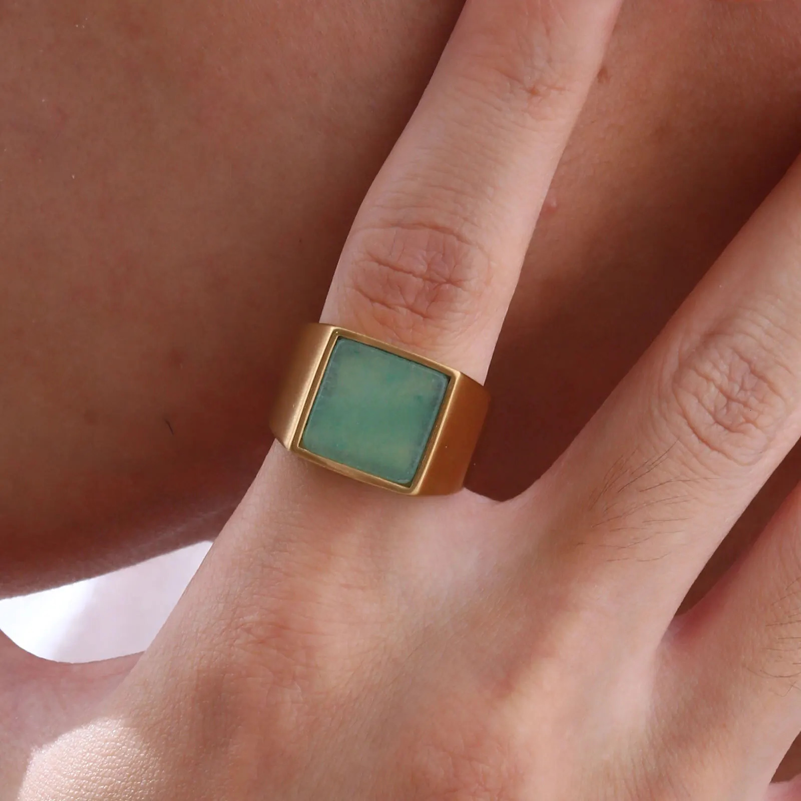 MP Natural Green Stone Ring for Men BoysGold Color Stainless Steel Stamp Thumb Square RingPunk Stylish Jewelry Gift 241010