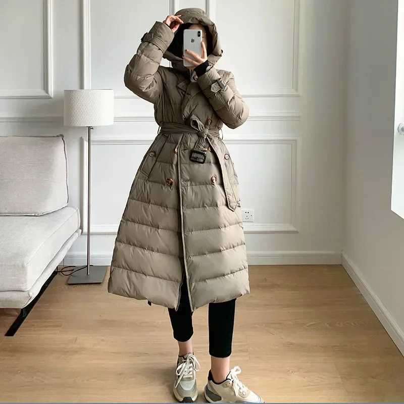 Winter New European Fashion Womens Down Jacket Loose Commuting Casual Windproof Hooded Slim Fit White Duck Down ParkasX241019