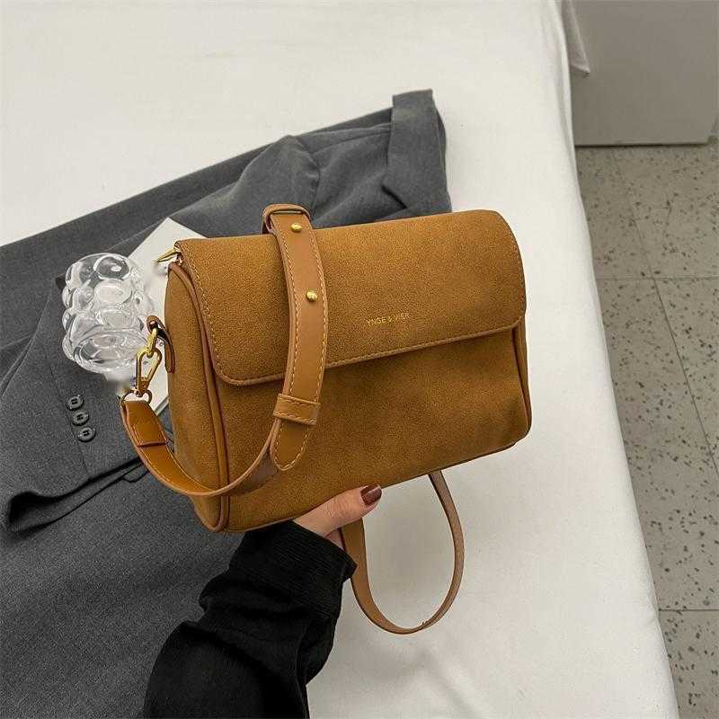 CMM Popular Womens New Trendy and High End Suede Small Square Bag Autumn and Winter Single Shoulder Crossbody Bag