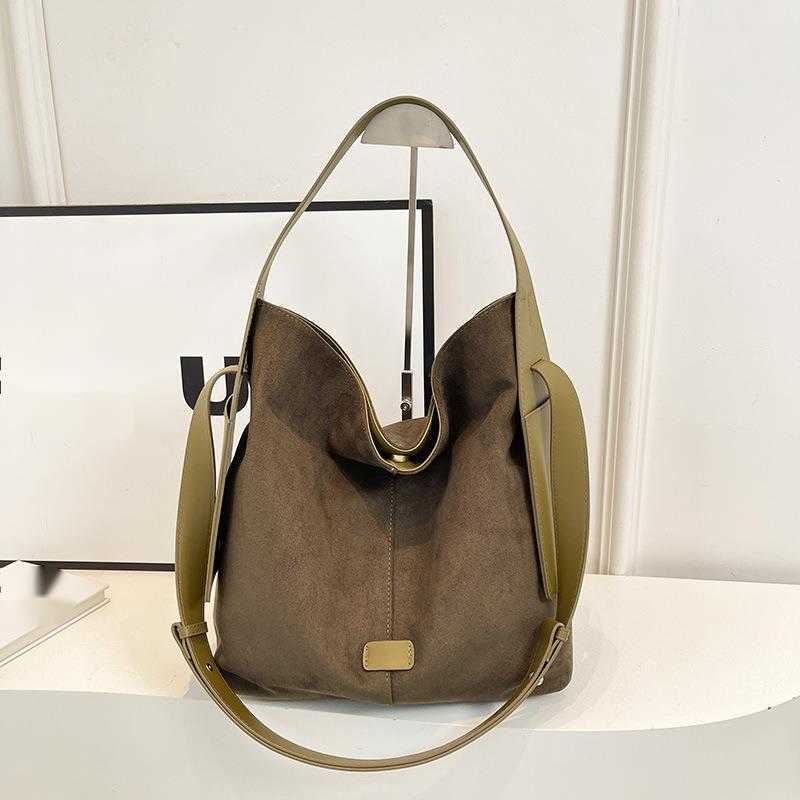 CMM Suede Bag For Women New High End Large Capacity Shoulder Bag Versatile Commuting Tote Bucket Bag