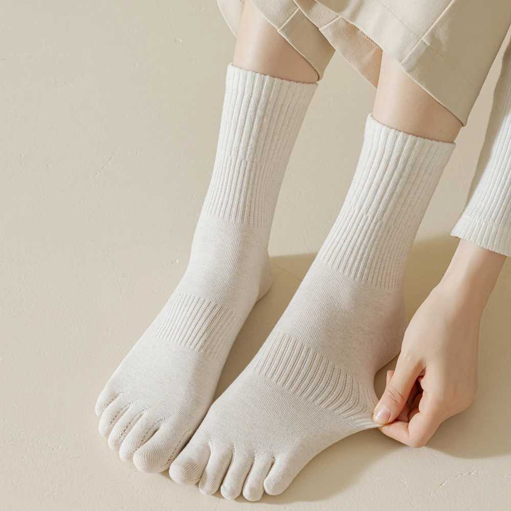 5 Pairs/lot Women Five Fingers Socks 100% Cotton Solid Colour Ladies Split Toe Sports Socks Spring Autumn Harajuku Toe SocksXJ241019