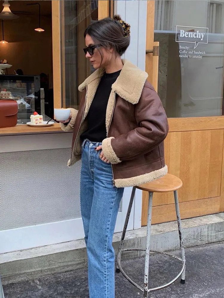 Retro Lamb Woolen Patchwork Short Coat Women Fashion Lapel Long Sleeves Leather Jacket Winter Lady Thick Warm Outerwear 241019