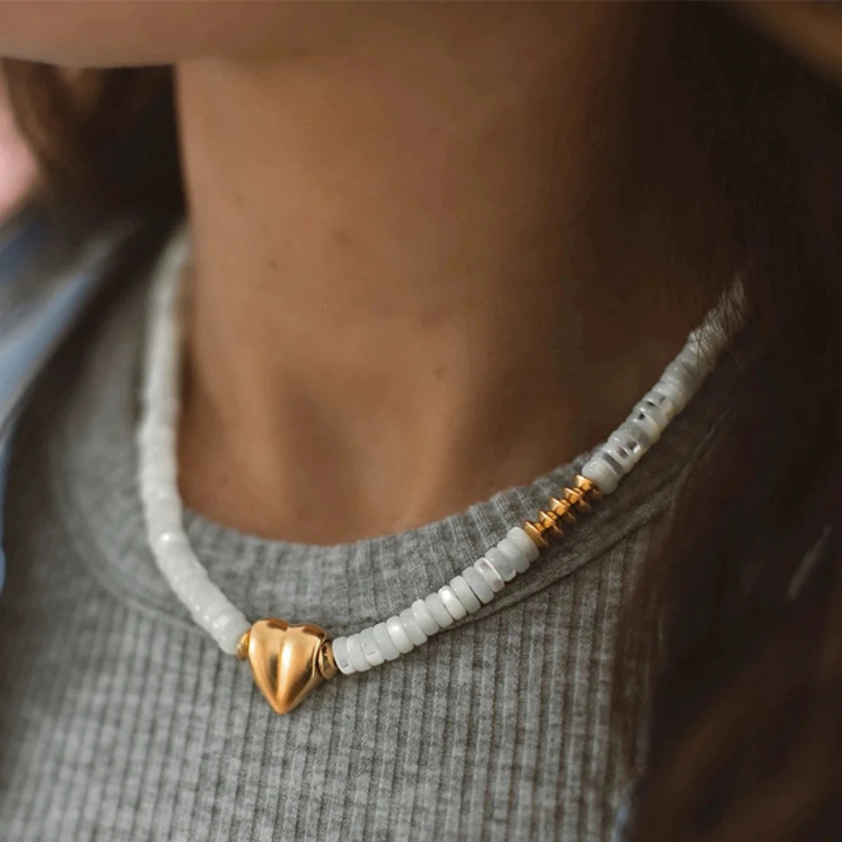 Bohemian style necklace natural stone shell and pearl decorative chain heart-shaped necklace suitable for womens vacations 241018