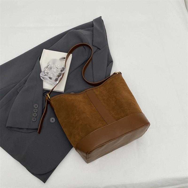 CMM Suede Suede Large Capacity Bag For Women New Autumn And Winter Fashion Crossbody Bag Soft Surface Single Shoulder Bucket Bag