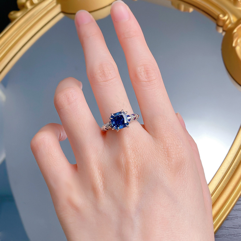2024 Choucong Brand Wedding Rings Jewelry Real 100% Sterg Sier Princess Cut Blue Sapphire Moissanite Dia Party Elegant Engagemet Band Ring Gift