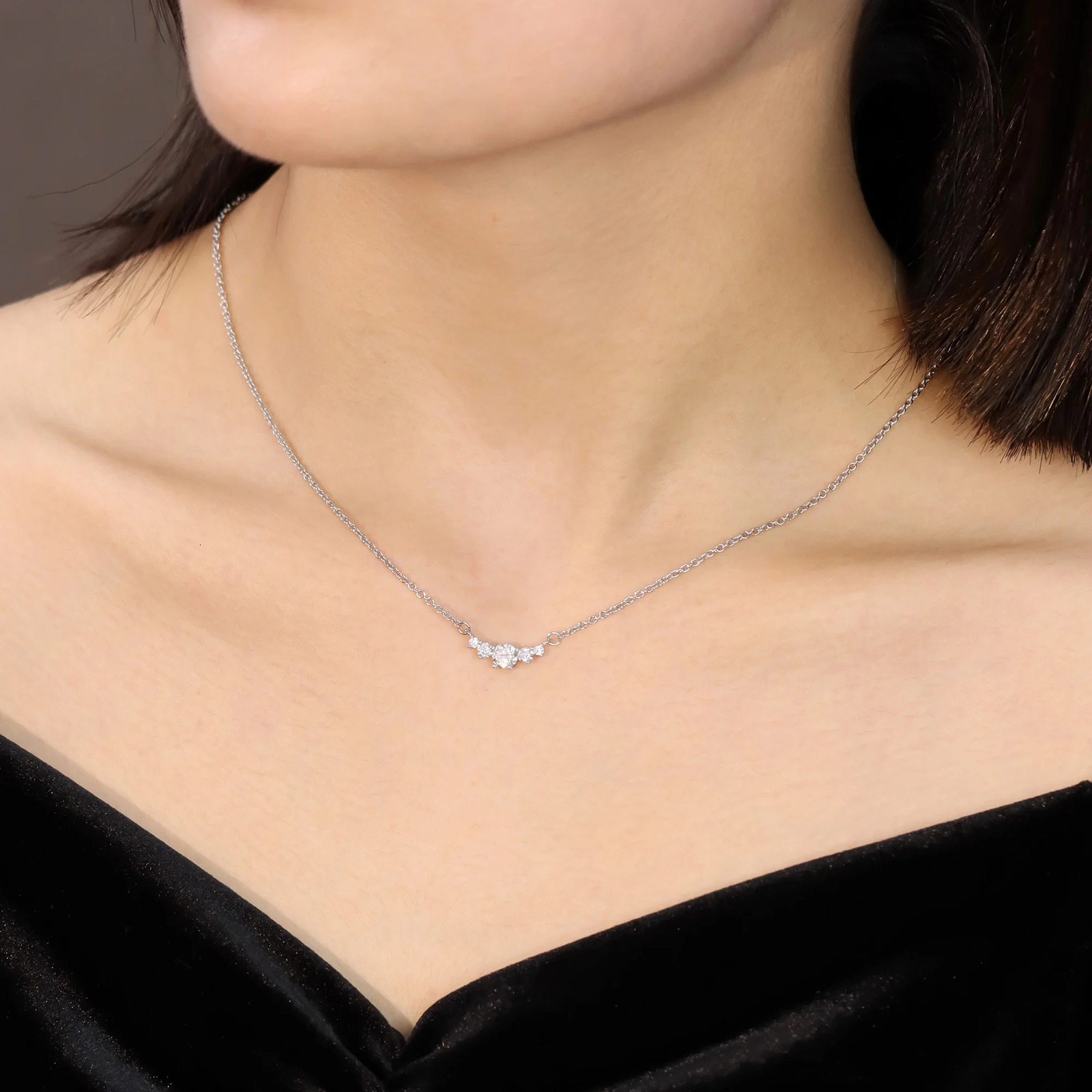 S925 Silver Pendant Womens Simple Fashion Sparkling Smile D-Class Five piece Necklace 241018