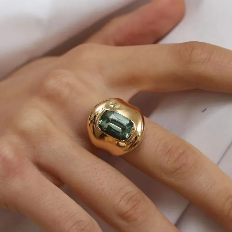 Simple and High Quality Green Tourmaline Thick Golden Glossy Vintage Rings for Women Light n Sense Fashion Jewelry 241010