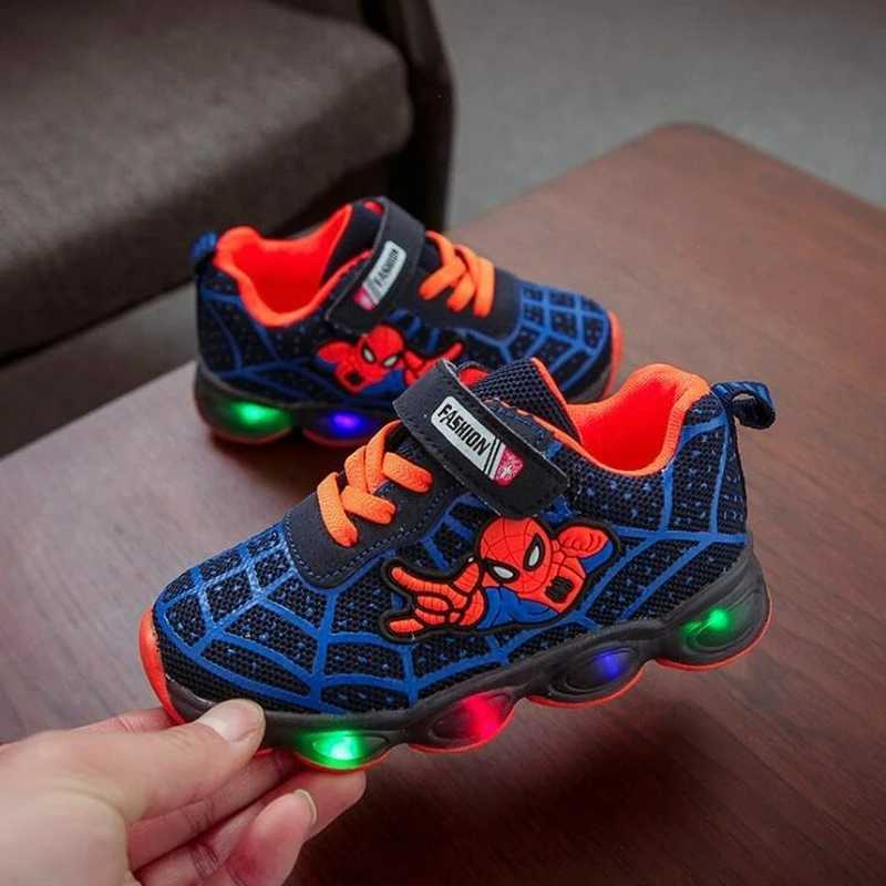 Athletic Outdoor 2024 Boys and Girls New Shining Sneakers Anime Fashion Childrens Shoes LED Lighting Breathable Sports Running Shoes H241019