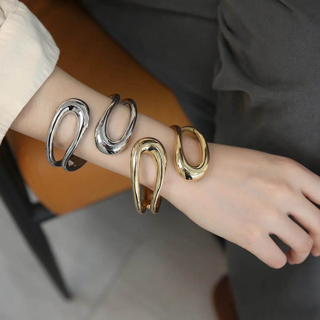 HUANZHI Retro Geometric Smooth Spiral Water Drop Opening Bracelet Metal Heavy duty Cuff Bracelet Womens Jewelry 2024 Edition 241018