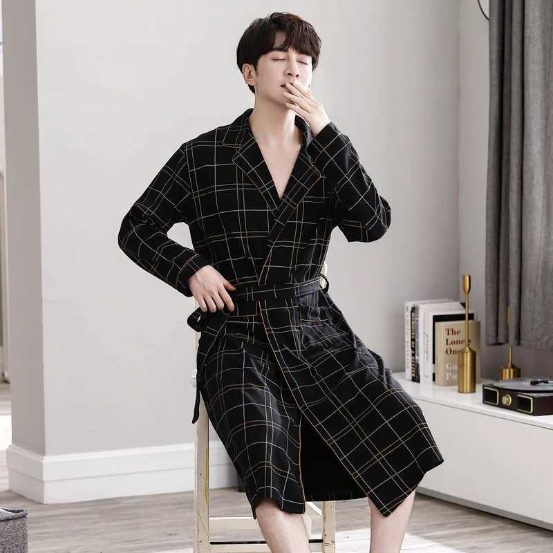 Casual Plaid Men Long Nightgown Kimono Bathrobe Gown Cotton V-neck Intimate Lingerie Long Sleeve Spa Robes Sleepwear For MaleXJ241018