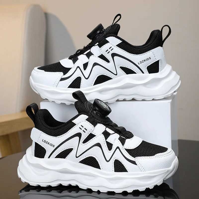 Athletic Outdoor 2024 new childrens mesh sports shoes summer breathable childrens shoes anti slip mens and womens shoes H241019