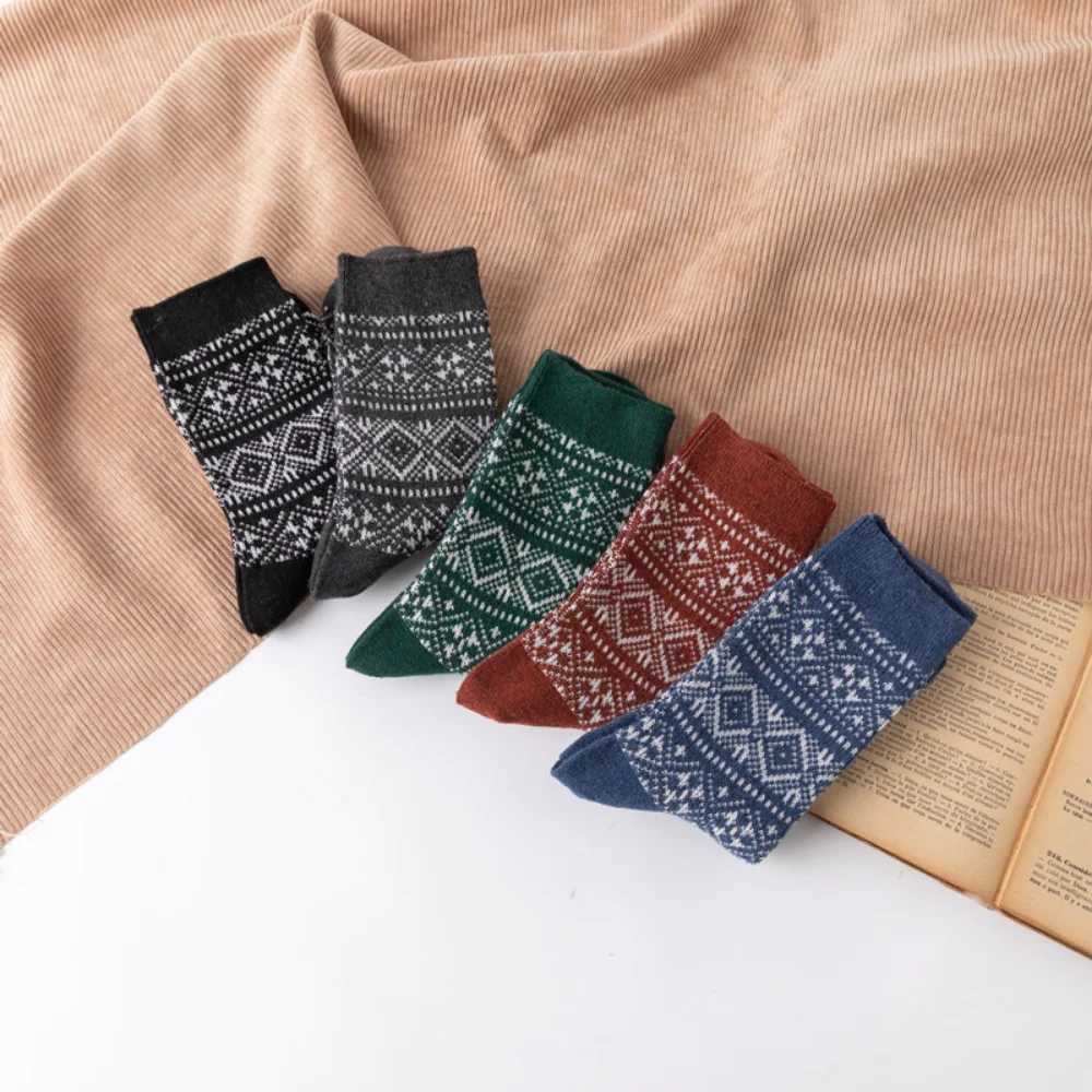 5 Pairs New Autumn and Winter Double Needle Diamond Men Mid-tube Casual Socks Ethnic Style Thickened Warm Wool SocksXJ241019