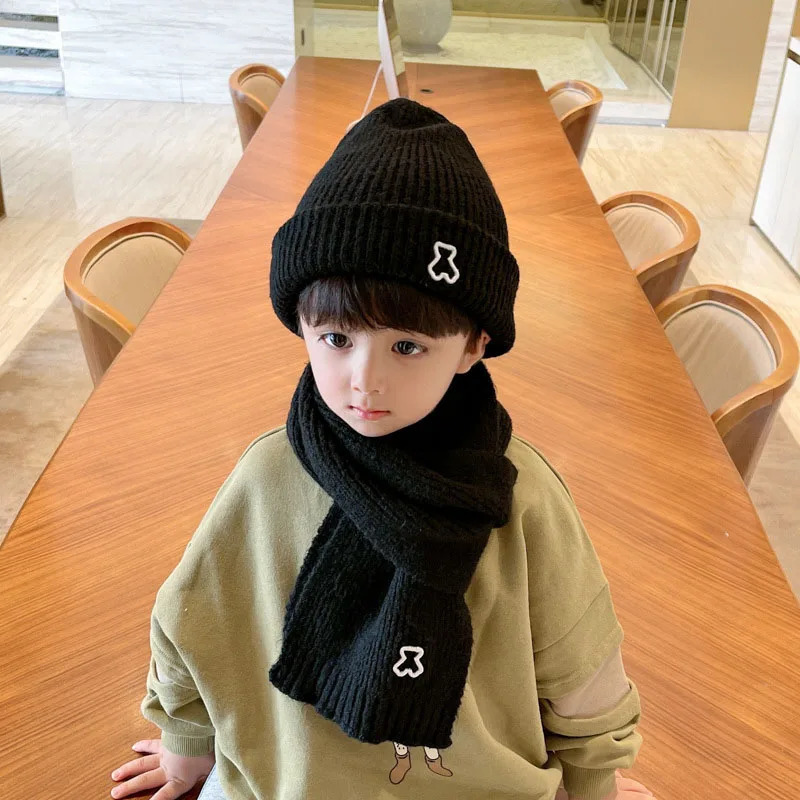 Korean baby hat scarf set autumn thick knitted warm pull hat for boys and girls cold resistant student scarf 241019