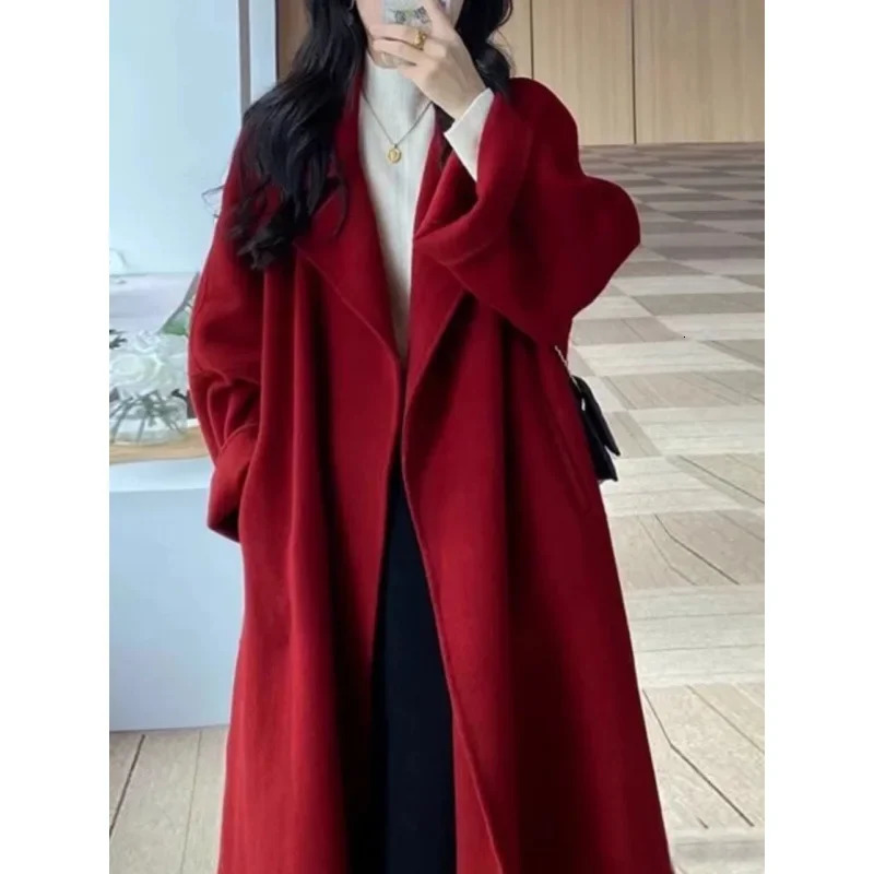 Fashion red cashmere coat womens loose and slim fit medium long wool jacket spring thick short jacket 241019