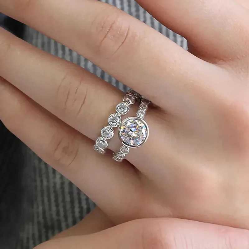 Super Flash Simulated Diamond Ring Womens Luxury Style Fashion High Texture Matching Wedding Jewelry Y241019