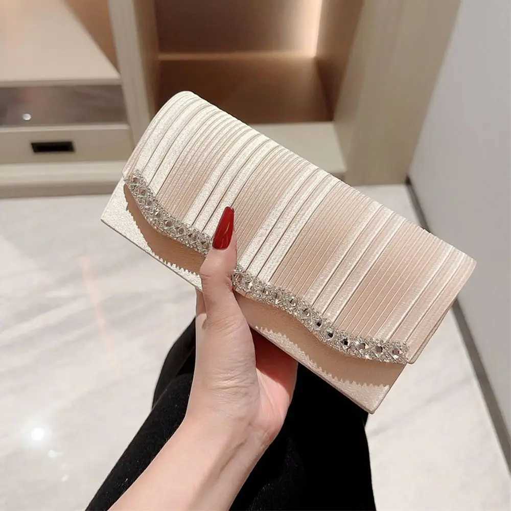 Fashionable womens luxury sequin clutch womens evening bag flash banquet handbag girls chain shoulder bag wedding party wallet Y241019
