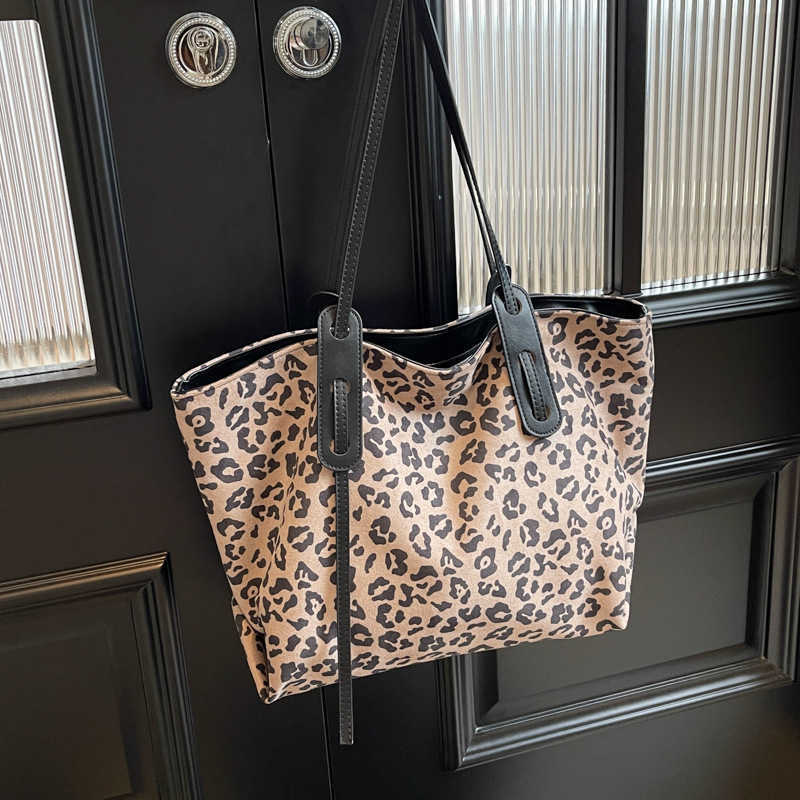 CMM Leisure Suede Large Capacity Bag New Autumn and Winter Popular Leopard Print Shoulder Bag Commuting Tote Bag