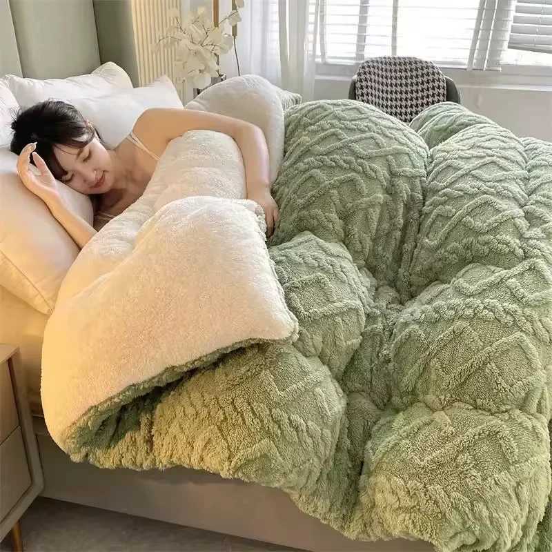 New Super Thick Winter Warm Blanket for Bed Artificial Lamb Cashmere Weighted Blankets Soft Comfortable Warmth Quilt ComforterC241019