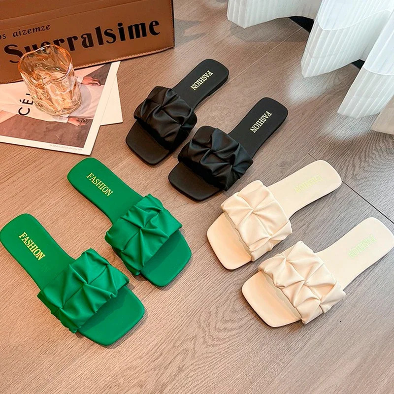 New designer flip flat shoes, new Korean pleated skirt, women's sandals, green slippers, sizes 35-42
