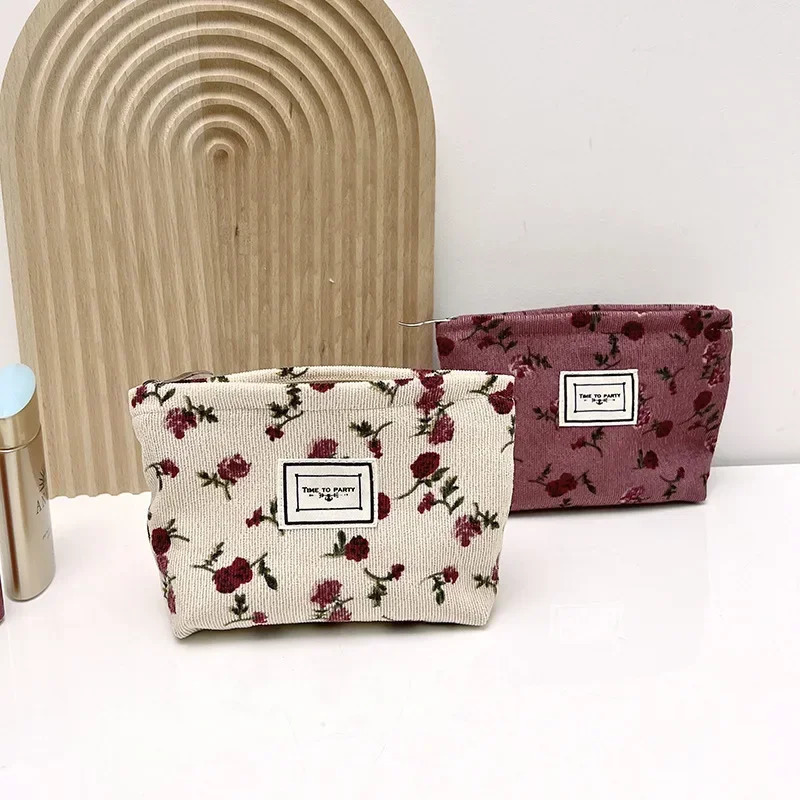 Small Womens Cosmetic Bag Portable ral Pattern Sanitary Napkin Storage Coin Key Case Card Pouch 241019 zhanyishengli