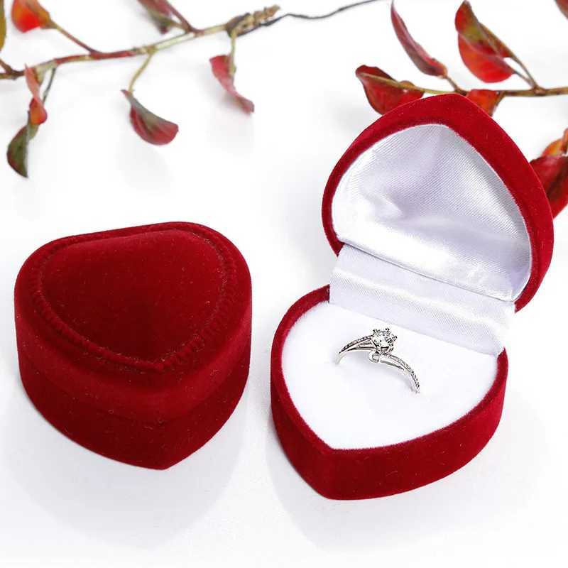 Heart shaped velvet ring box ring earring holder shell display wedding engagement ring organizer jewelry packaging box new W241019