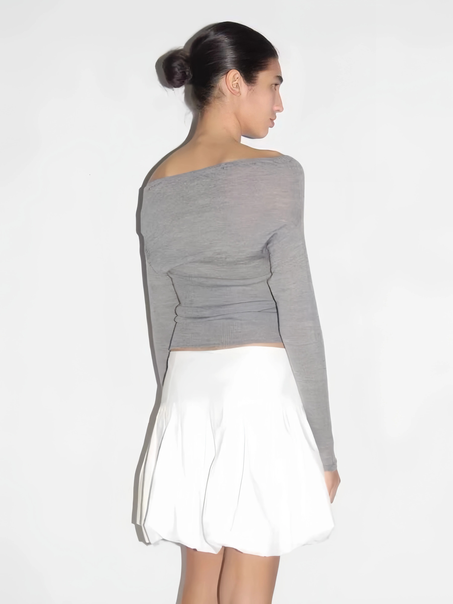 Paloma wool single line necklace shoulder length long sleeved sweater slim fit short top 241009
