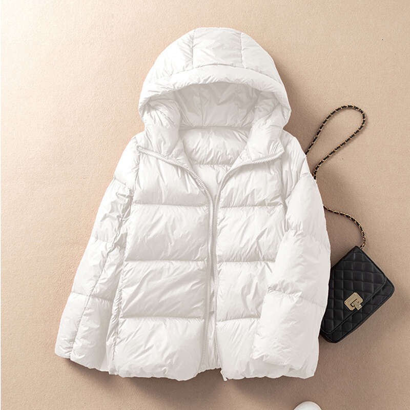 Lagabogy 2024 Winter New Light Hooded Warm Puffer Jacket Women 90% White Duck Down Soft Coat Female Casual Bread Short Outwear