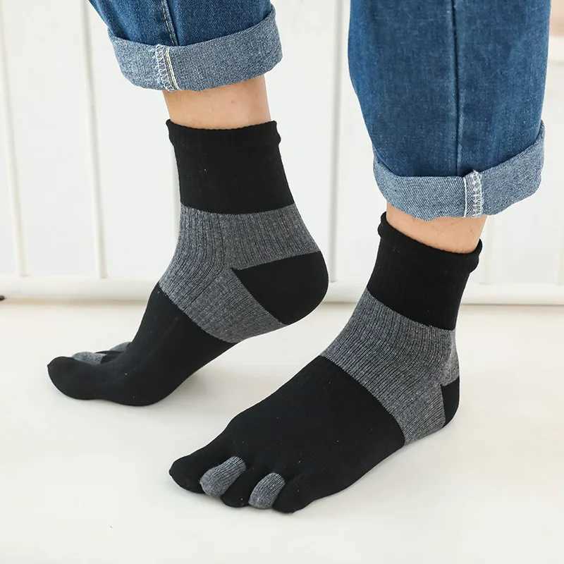 5 Pairs Mens Split Toe Socks Autumn Winter Thick Sports Compression Sweat absorbing Anti friction Cotton 5 Finger Socks FashionXJ241019