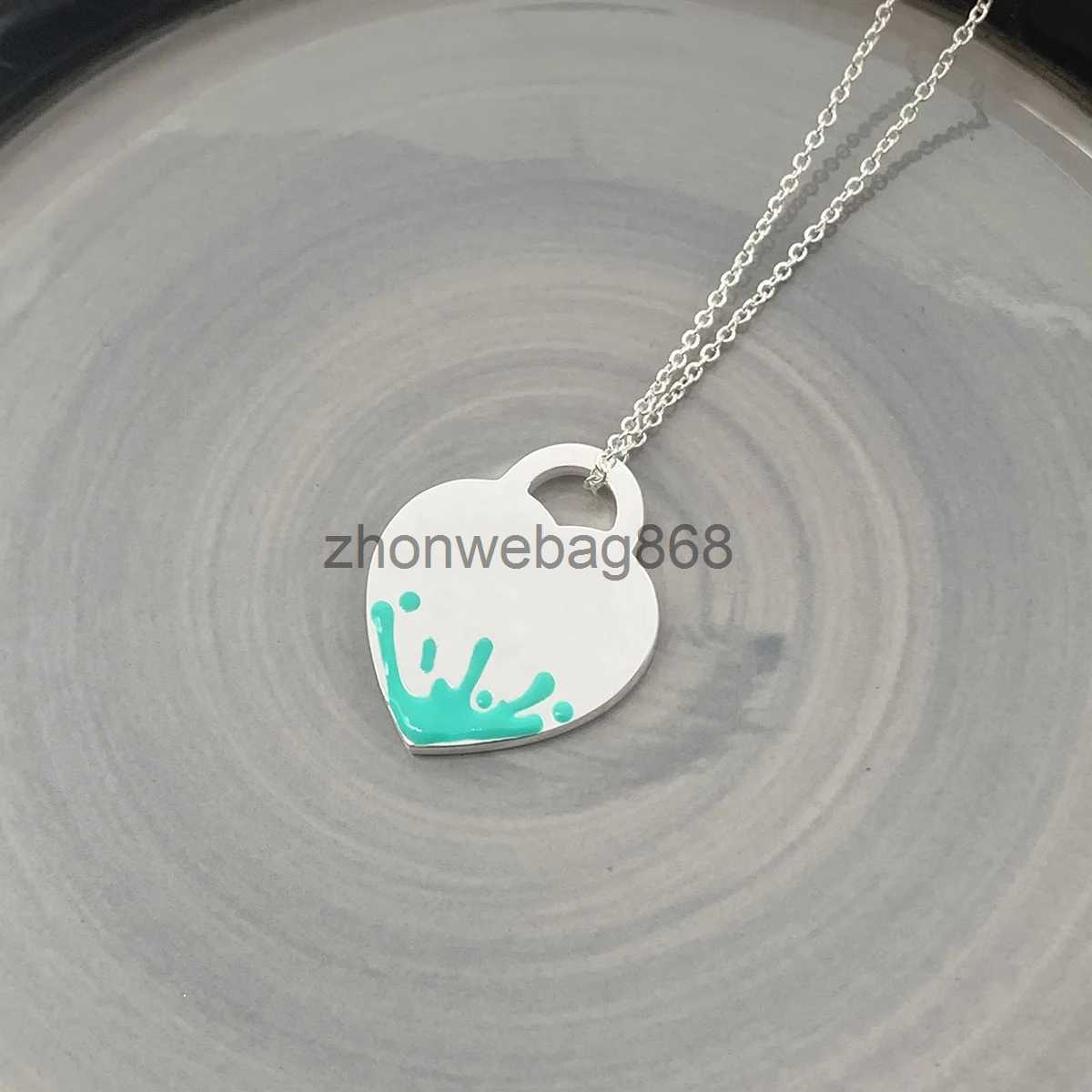 Pendant Necklaces 2024 New Womens Fashion Personalized Jewelry Colorful Splash Glue Heart Beautiful High Quality Pendant Lamp Luxury Mini Party Gift J241019 1AO5P