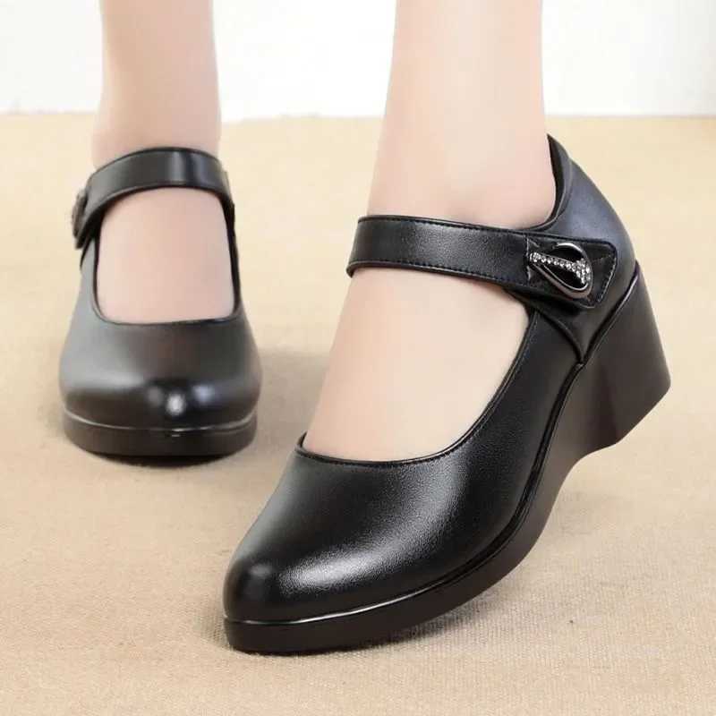 Womens Fashion High Quality Black Patent Leather Wedge High Heels Office Shoes Womens Classic Comfortable Red Hotel Professional Elegant High Heels B0