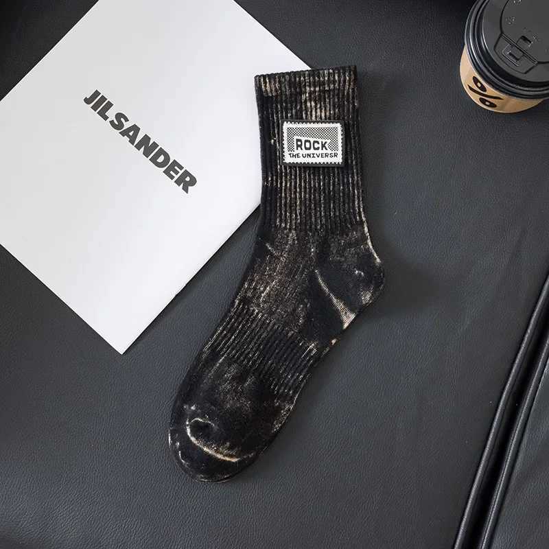 New autumn and winter mens mid tube cotton socks hand washed old couple socks hip-hop fashion outdoor cycling sports socksXJ241019