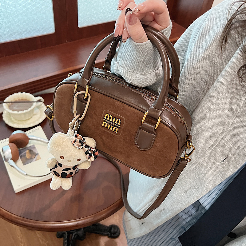 Designer Handheld Bowg Autumn/Winter 2024 New Trendy Boston Versatile Single Shoulder Crossbody Bag