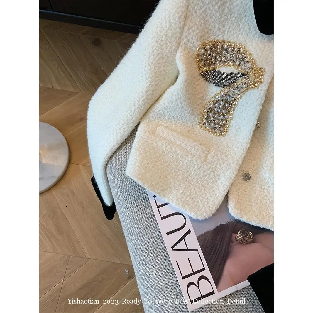 High Quality Diamonds Beading Woolen Tweed Jackets for Women French Elegant Short Coat Sweet Girls Fashion Fried Street Outwear 241019