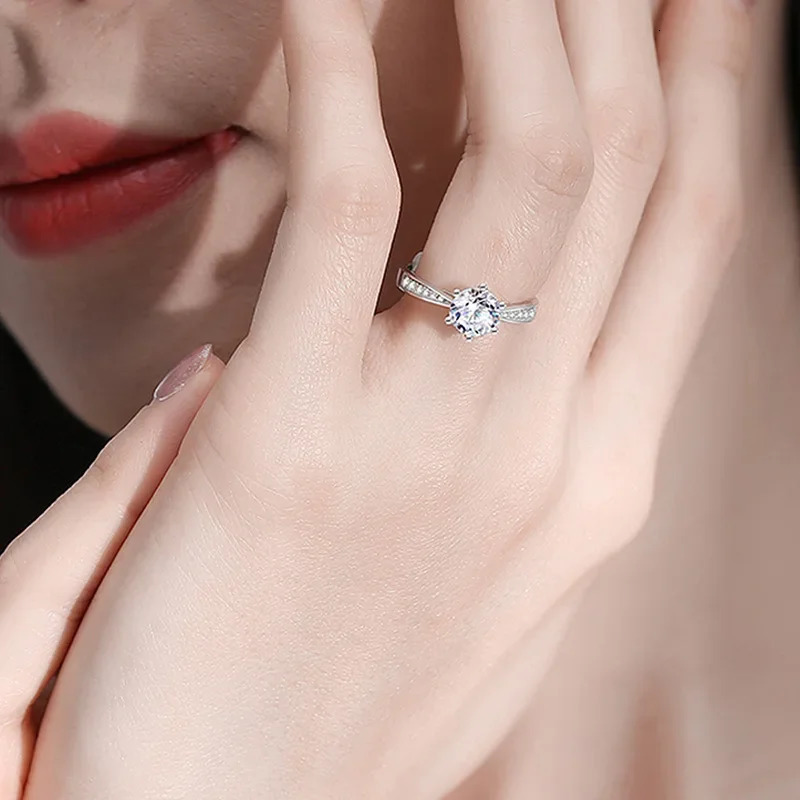 Smyoue Real 0.5-3CT Womens Wedding Ring Pure Silver Round Shining Diamond Card Engagement Ring Gift 241007