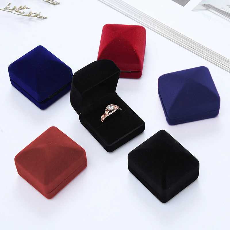 Vintage square red velvet ring box jewelry box storage box organizer gift earring packaging box portable travel wedding wholesale W241019