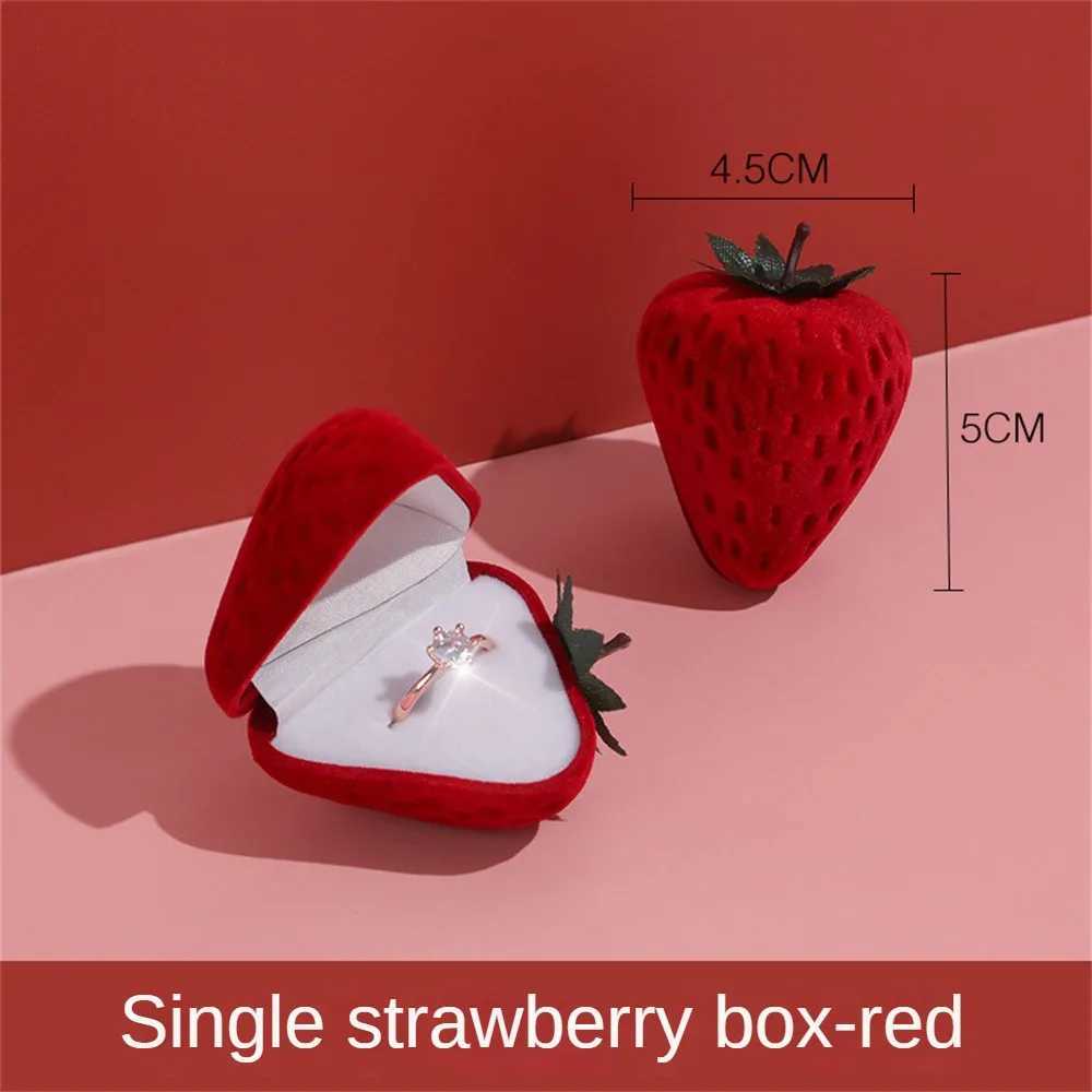 Velvet Red Strawberry Ring Box Romantic Wedding Jewelry Rack Box Plush Jewelry Display Box Valentines Day Gift W241019