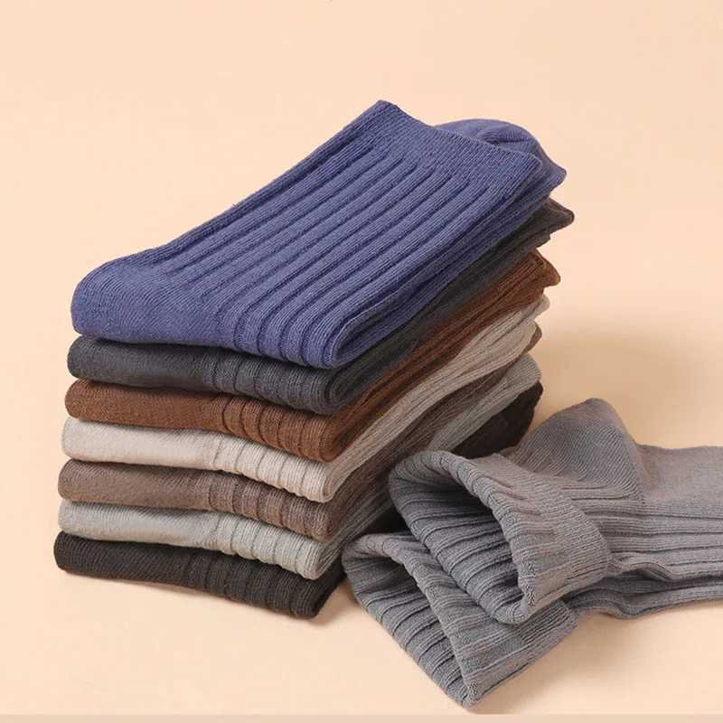 5 Pairs New Men Solid Color Socks Autumn And Winter Versatile Business And Leisure Breathable And Comfortable Cotton SocksXJ241019