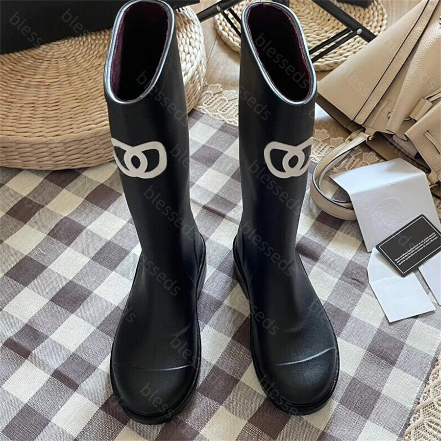Luxury Designer Boots Thick Heel Thick Sole Long Boots Men Women Rubber Boots New Waterproof Anti Slip High Tube Rain Shoes Pure Color Platform Long Boots 35-40