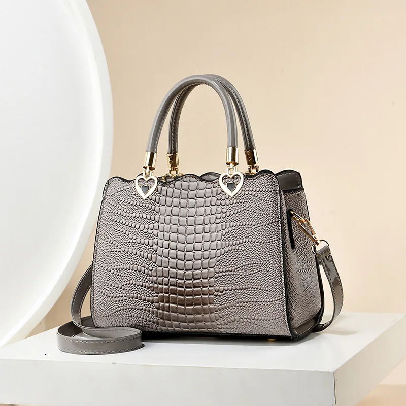 High quality womens shoulder bag leather cross body bag multi pocket messenger bag er handbag leather wallet soft handbag 241018