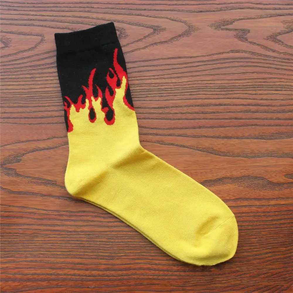 Flame Socks for Men Women Hip Hop Cartoon Fire Yellow Black Fashion Designer Sports Skateboard Cool Stuff Gift Wholesale(SO23)XJ241019