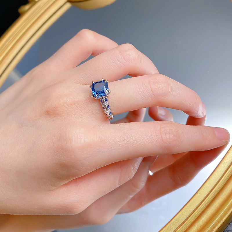 2024 Choucong Brand Wedding Rings Jewelry Real 100% Sterg Sier Princess Cut Blue Sapphire Moissanite Dia Party Elegant Engagemet Band Ring Gift