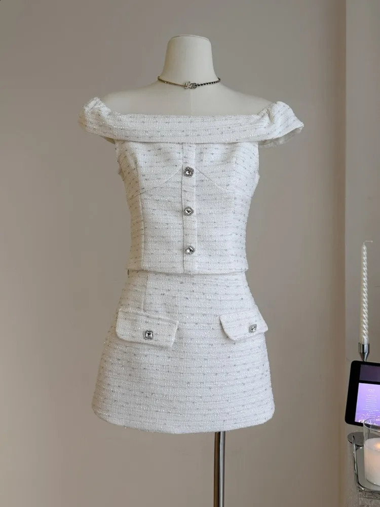 High quality French fashion coarse woolen two-piece set womens topmini skirt set womens Y2K Korean elegant sweet 2-piece set 241019