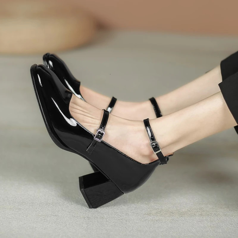 Womens Mary Jens Shoes High Quality Womens Leather Shoes Square Toes Shallow Buckle Shoulder Straps Womens Sandals 241019