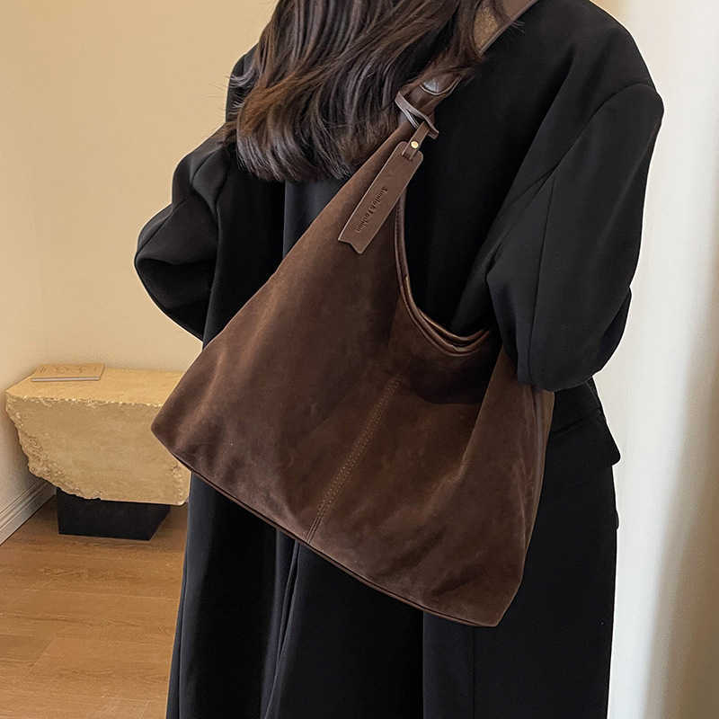 CMM Leisure Soft Leather Large Capacity Bag for Women New Model Suede Shoulder Bag Autumn and Winter Tote Bag Bucket Bag