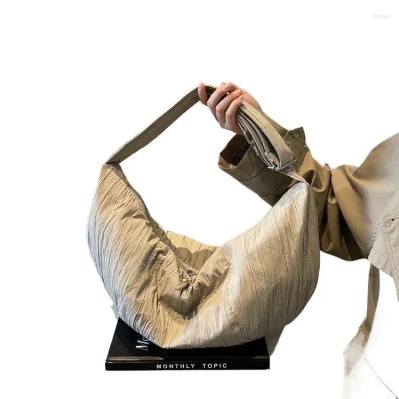 2025 NEW Hobo Nylon Zipper Shoulder Bag Solid Color Simple Fashion Crossbody Soft Versatile Commuting Western Style Handbag zhanyishengli