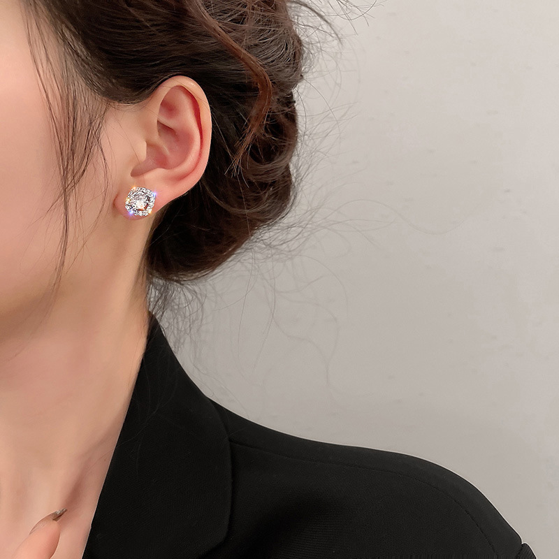 classic diamond earring desinger jewelry Women S925 silver six claw inlaid with diamond earrings hip-hop trend moissanite stone earrings studs Rock Ra